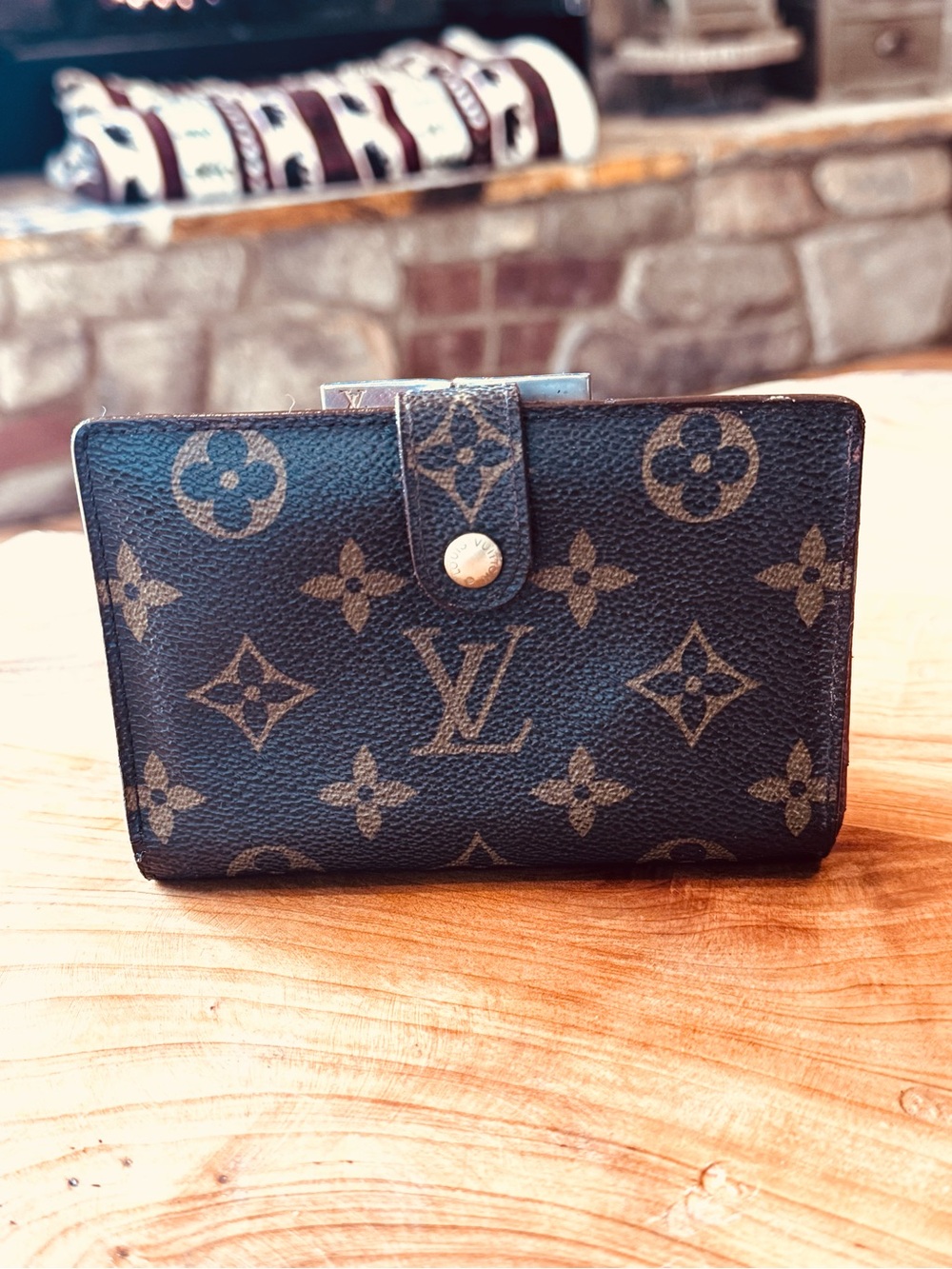 Louis Vuitton French purse, compact, wallet, kiss, lock, monogram, canvas, brown
